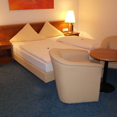 Hotel Jahnhaus Langenfeld  Room photo