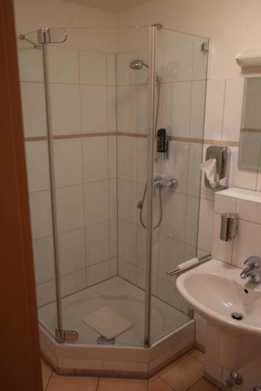 Hotel Jahnhaus Langenfeld  Room photo
