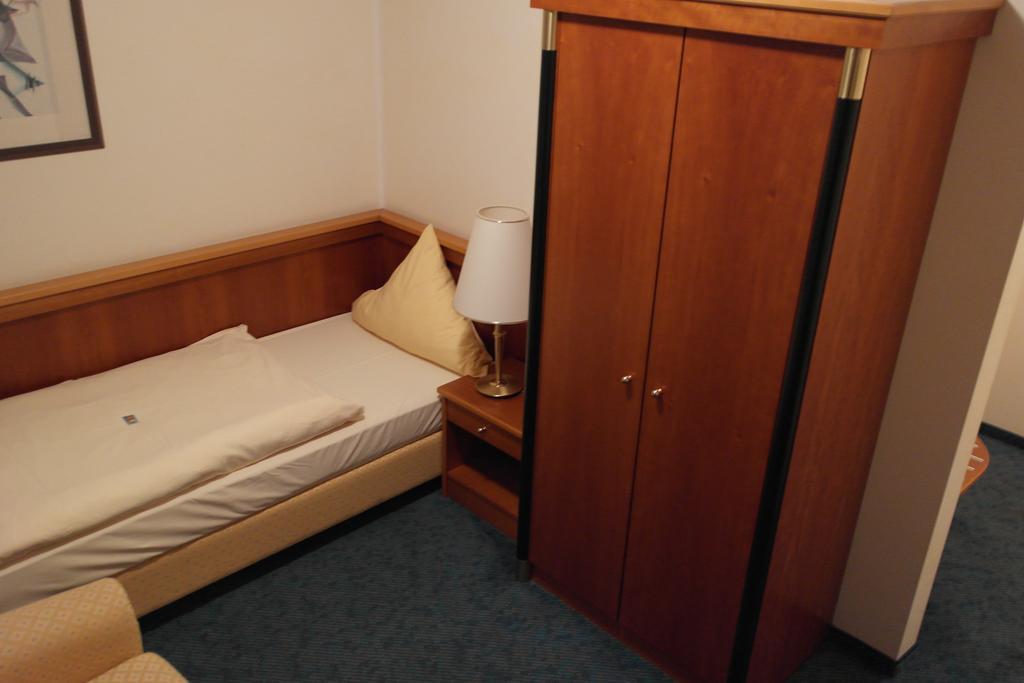 Hotel Jahnhaus Langenfeld  Room photo