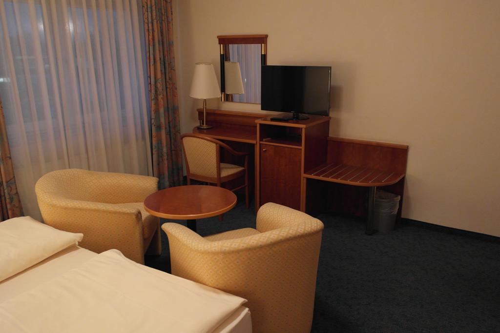 Hotel Jahnhaus Langenfeld  Room photo